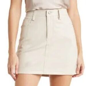 Kensie 5 Pocket Vegan Faux Leather Skirt in Alabastar size 10/30